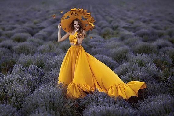 What Does It Mean to Wear a Yellow Dress in a Dream | HOX'S