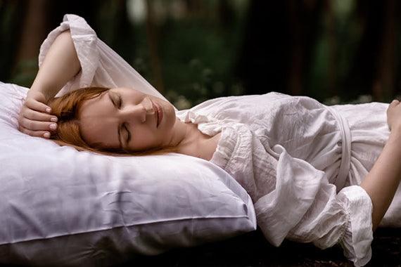 What Does It Mean to Wear a White Dress in a Dream | HOX'S